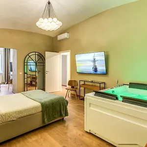 Appartamento Downtown Srl - Croce Di Malta Royale, La Spezia